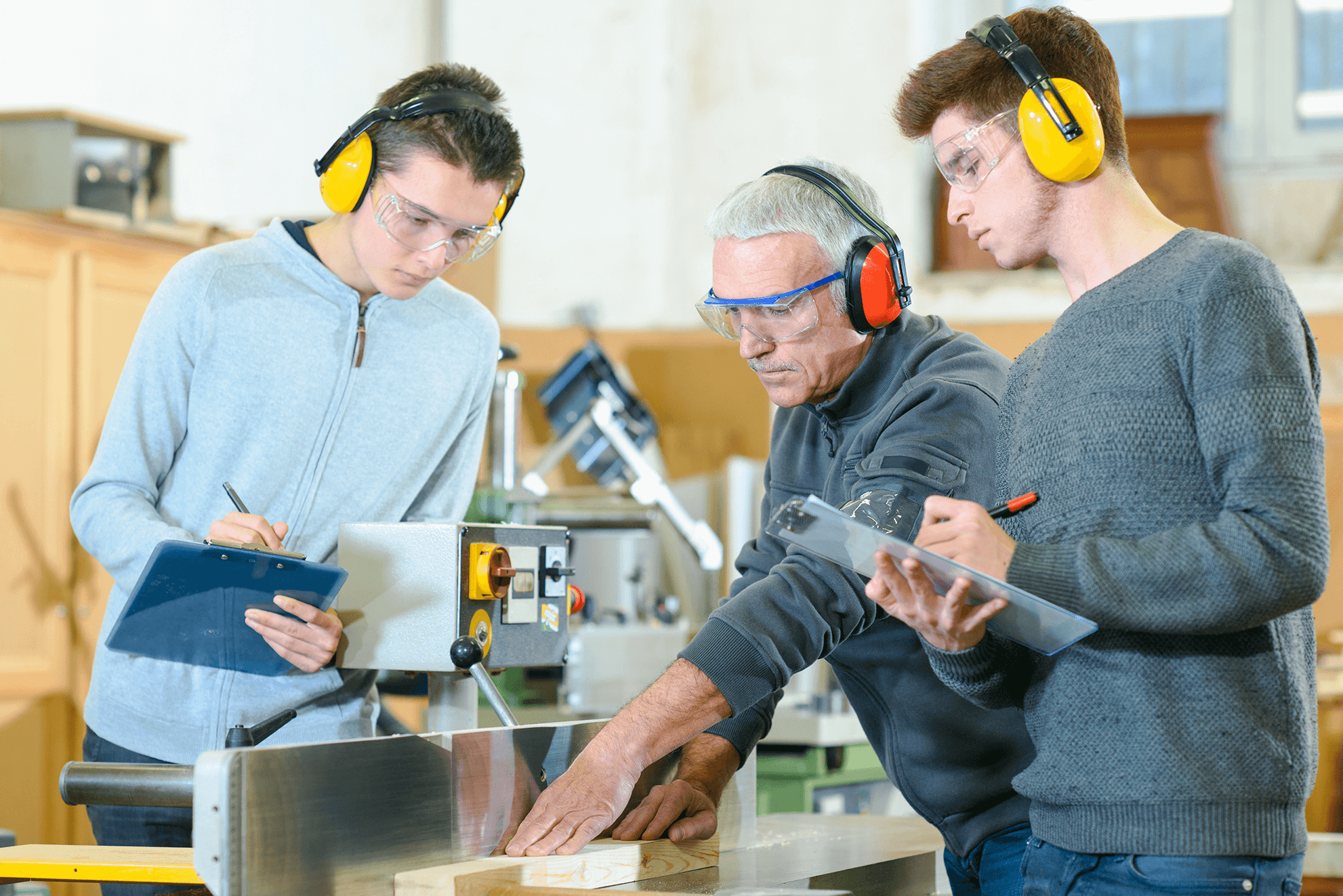 7-reasons-to-become-an-apprentice-and-what-it-involves-hales-jobs